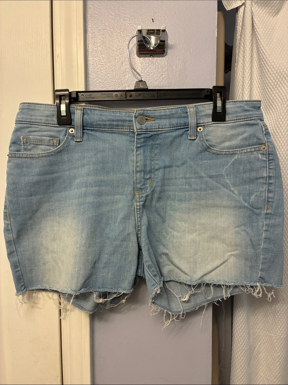 Vineyard Vines- Cutoff Shorts Size 10